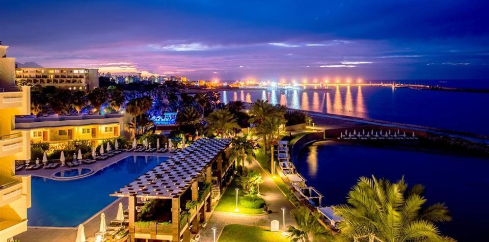 Vuni Palace Premium Hotel & Spa & Casino Beachfront Location ! Kyrenia  Exterior photo